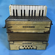 Sammlerstück: Antikes Akkordeon Hohner Student I #B11