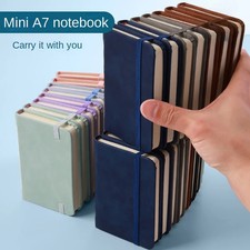 Mini-Buch A7 kleines Notizbuch tragbar Notizblock Gummi Verschluss Buch Cover