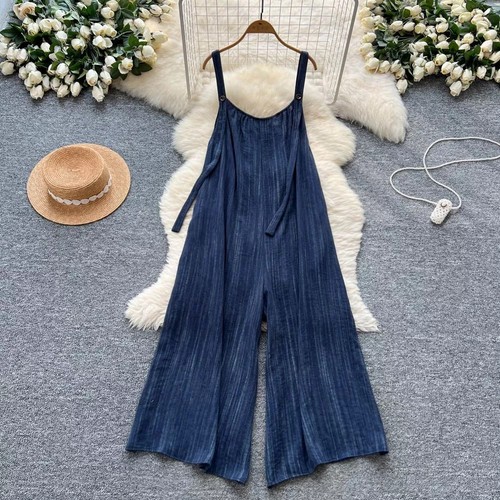 Marineblauer breiter