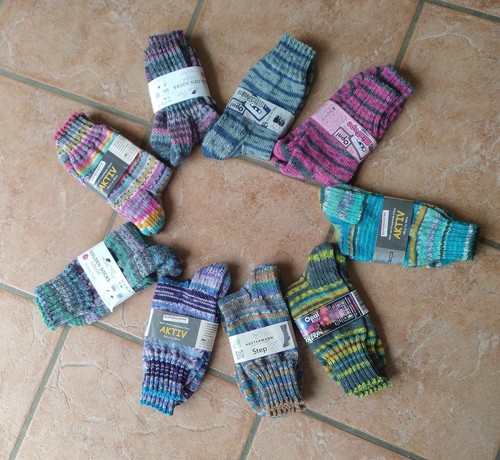 Handgestrickte socken - handgestrickte,