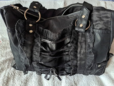 Gothic Tasche, mit Rüschen + Schnallen