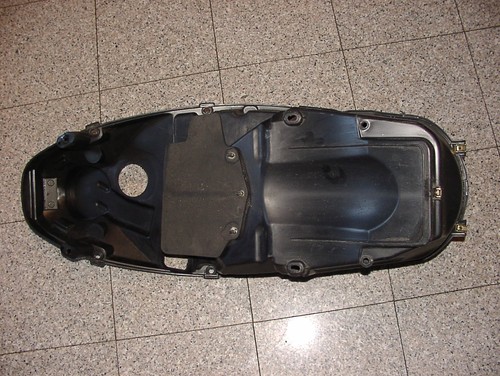 Peugeot elystar 125 helmfach - peugeot,