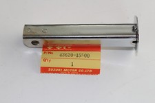 Fußraste Suzuki GR650 Bj. 83-84 links Soziusfußraste Fußrastenträger Halter