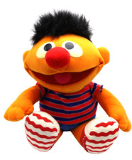 Original ERNIE Kitzel mich Sesamstrasse mit Funktion ohne Batterien