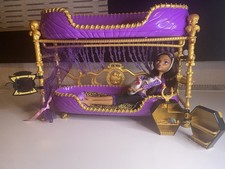 Monster High Clawdeen Bett mit Puppe und Zubehör G1
