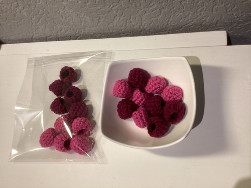 Gehäkelte himbeeren - gehäkelte,