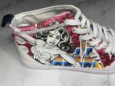 Sneaker Wonder WomanAkedo Größe 43 Limitiert Sammlerstück Retro Justice DC
