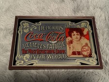 großer Coca Cola Spiegel Bild