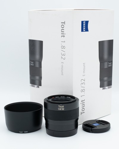Zeiss touit 32mm e - f/1,8, e-mount