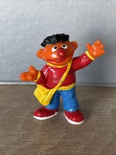 Comicfigur Ernie mit Tasche Sesamstraße Bully 80-er Jahre Sammler
