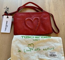 Knallrote Schultertasche