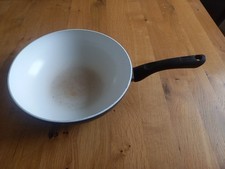 BERNDES Wokpfanne 28cm,  Antihaftversiegelung, für Gas- und Elektroherd geeignet