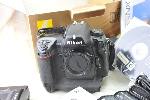 Nikon d2x 4mp - kamera, body