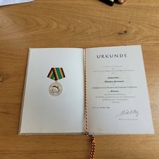 Ruhla - NVA Auszeichnunguhr mit Urkunde unterzeichnet von Mielke und Orden