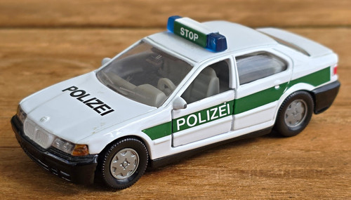 Siku 1352 polizei - siku, |