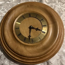 Alte Wand Uhr Holz mit