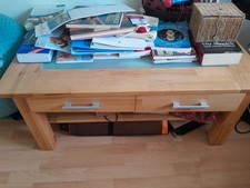 Tisch aus echt Holz mit Schublade und Glasplatte