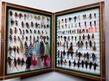 Geschenkbox 20 x 15,5 x 4, cm Holz mit Fliegen, Nymphen, und Steamer!