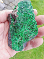 Uwarowit fein Kristalliner grüner Granat aus Saranovsk