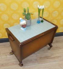 50er Jahre Nähkasten Kefer Kleinmöbel München 58 Aufbewahrung auf Rollen Nähkorb