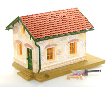 Pola Spur G Gebäude, Bahnhof