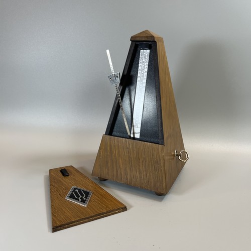 Mechanisches vintage metronom - mechanisches, vintage-metronom