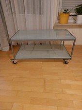 Phono/TV Schrank  Mit Festellrollen.