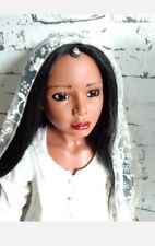 Götz Künstlerpuppe " Mindiyana ll " Philip Heath. 100 cm