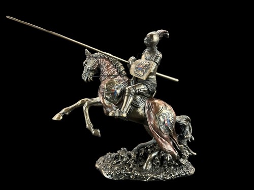 Skulptur figur ritter auf - skulptur,,