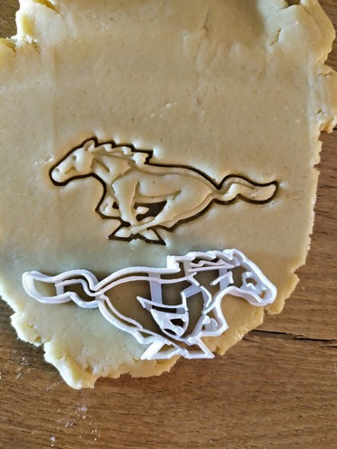 Mustang pferd cutter - , form