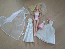Hochzeit -Set Barbie  von 1999 Torte 1995 Brautstrauß Schleier Kleider Diadem 