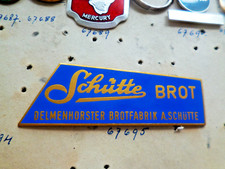 Alte Anstecknadel von 1954 "Schütte Brot" Delmenhorster Brotfabrik 8,3 x 2,9 cm