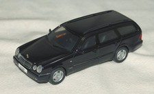 Herpa 1:43 * Mercedes-Benz T210 W210 E-Klasse T-Modell E 320 dunkelblau metallic