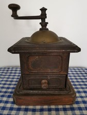 alte Kaffeemühle von der Uroma - Peugeot Frères SGDG Breveté Déposé -Metall/Holz