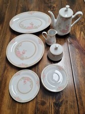 CROWN MING FINE CHINA SET