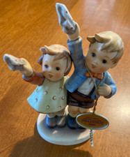 Goebel Hummel #153/0 Auf