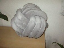 Knoten Kissen, Ø ca. 32 cm, neuwertig.