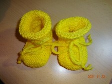 Babyschühchen gelb handgestrickt mit Bravo Baby