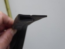 1 Stück Gummi Profil Abdichtgummi Profilgummi Fensterhebeschiene Trabant 601 1.1