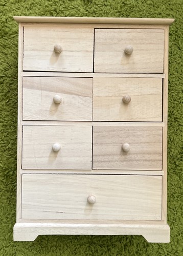 Holzschränkchen mit - , 7