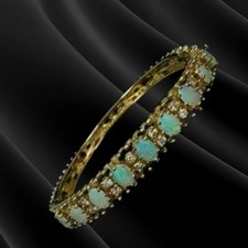 8 Karat ovale Form Feueropal