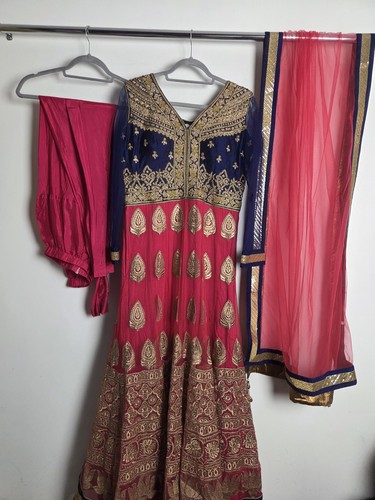 Schönes indisches kleid netz - kleid,