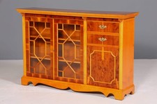 Wunderschönes Englisches Sideboard echt Holz Eibe Vitrine Antik Regal Schrank