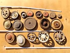 18 Antike alte Holzräder