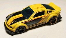 *Hot Wheels '05 Ford Mustang (1753)*