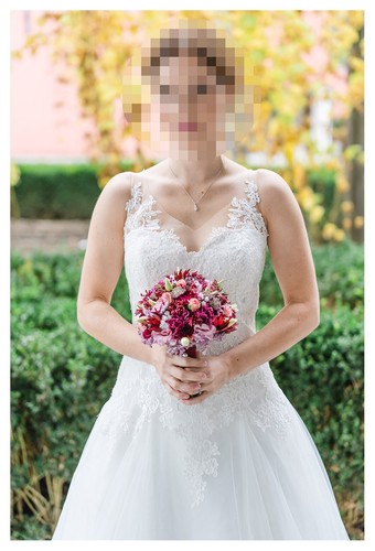 Brautkleid - ⭐,