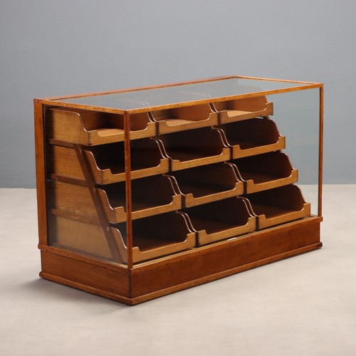 Vintage vitrinenschrank esche - vitrinenschrank,
