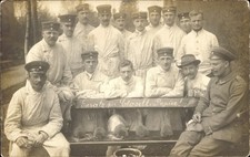 Foto Ak Deutsche Soldaten in Uniformen, Igel als Toilettenpapier,... - 4151603