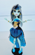 Mattel Y7704 Monster High 13 Wünsche Party Frankie Stein Puppe f Haus Villa