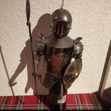 Ritterrüstung aus Metall für